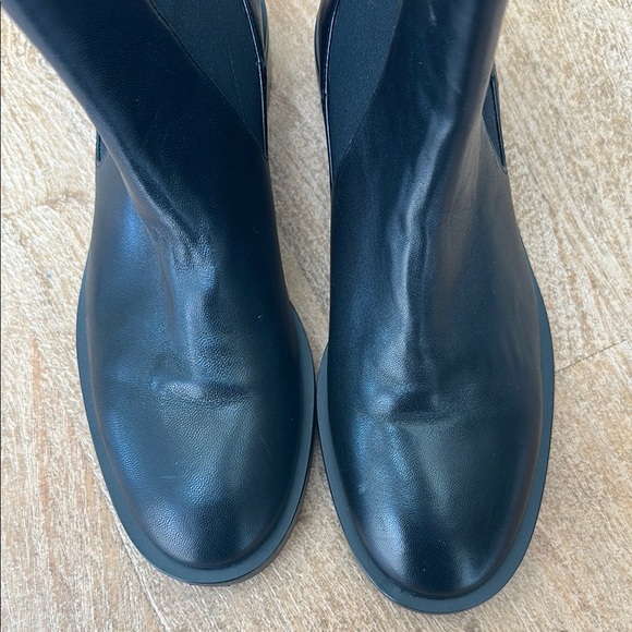 NWOT Stuart Weitzman Leather Ankle Boots 7 - Picture 2 of 7